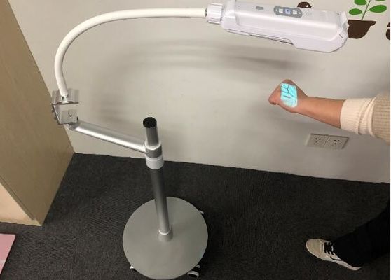 Thiết bị định vị tĩnh mạch độ phân giải hình ảnh cao Công cụ tìm tĩnh mạch máy tính để bàn với đèn hồng ngoại